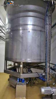 12,000 liter stainless steel tank with thermal insulation
