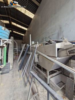 Fryer for frozen pre-fried potatoes, wheat, and MCI implements.