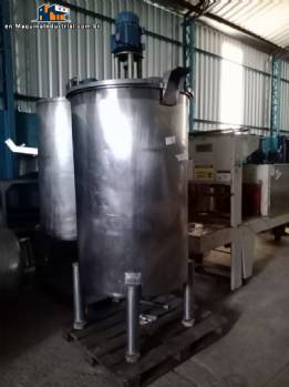 Stainless steel tank for product agitation