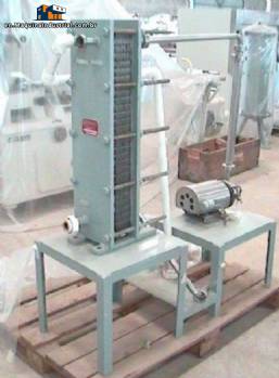 Pasteurizer with stainless steel plates