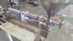 Semi-automatic filling machine for liquids and pasties with 1 nozzle