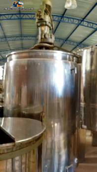 Stainless steel tank for 1,500 liters jacketed with agitator