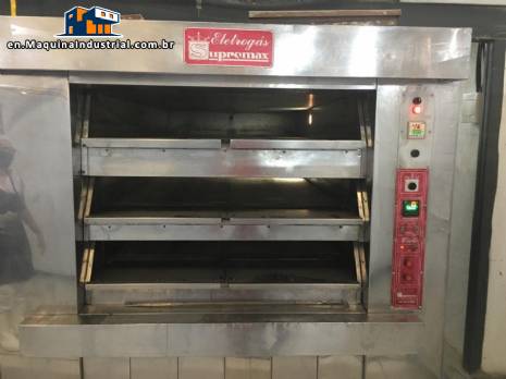 Supremax thermal cycle deck oven for bakeries, pizzerias and pastry shops.