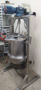 100-liter tilting gas-jacketed stainless steel cooking pot
