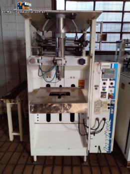 Indumak MM 100 automatic vertical packer