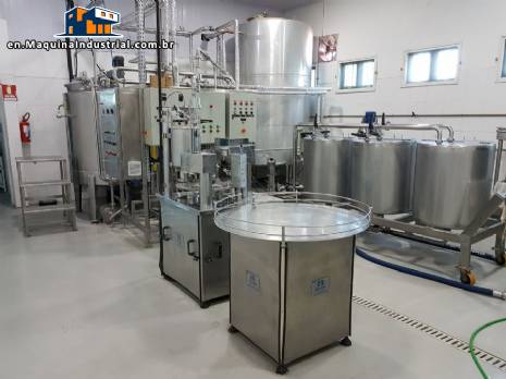 Non-carbonated beverage filling line