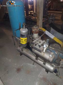 Booster air compressor