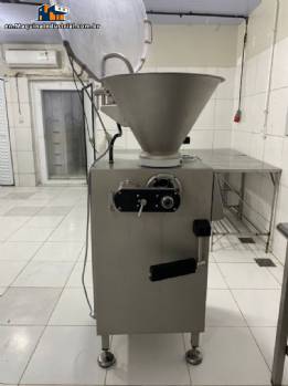 Vemag stainless steel continuous vacuum stuffer (2,000 kg/h) for sausages and skewers