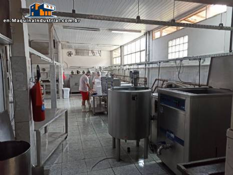 Line for manufacturing ice cream a�a� and popsicles