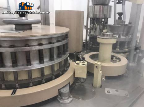 Automatic capping machine Automatic capping machine