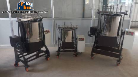 Melangeur for refining chocolates Melangeur for refining chocolates