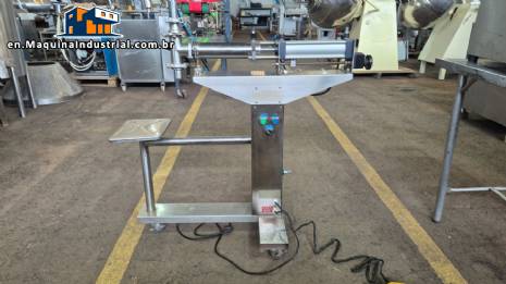 Semi-automatic filling machine for liquids Semi-automatic filling machine for liquids