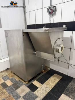 Stainless steel block breaker for meat, fish, fruit, and frozen products, 20 HP. Stainless steel block breaker for meat, fish, fruit, and frozen products, 20 HP.